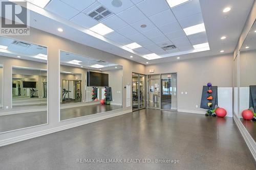 1705 - 9255 Jane Street, Vaughan, ON - Indoor Photo Showing Other Room