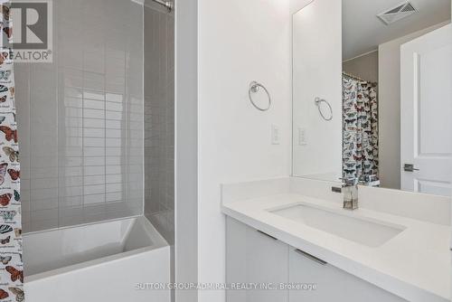 1507 - 2916 Highway 7 Road, Vaughan, ON - Indoor Photo Showing Bathroom