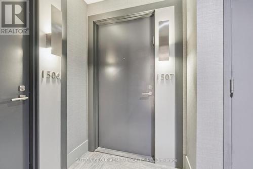 1507 - 2916 Highway 7 Road, Vaughan, ON - Indoor