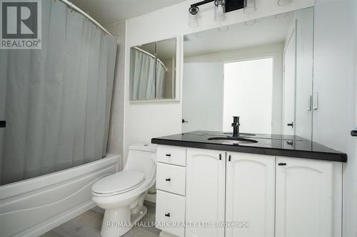 801 - 2067 Lake Shore Boulevard W, Toronto, ON - Indoor Photo Showing Bathroom