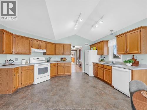 22 Golfway Drive, Essex, ON - Indoor Photo Showing Kitchen With Double Sink