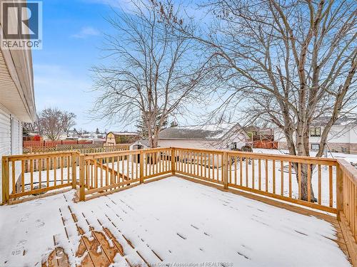 22 Golfway Drive, Essex, ON - Outdoor