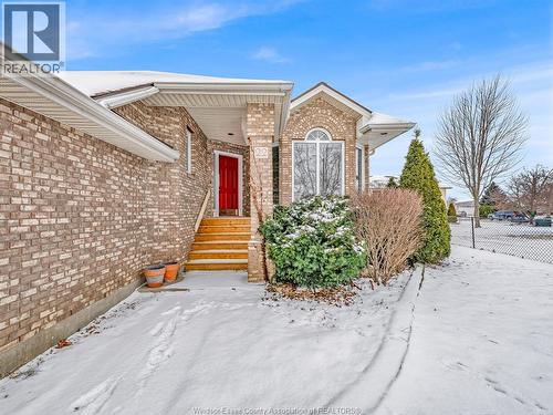 22 Golfway Drive, Essex, ON - Outdoor