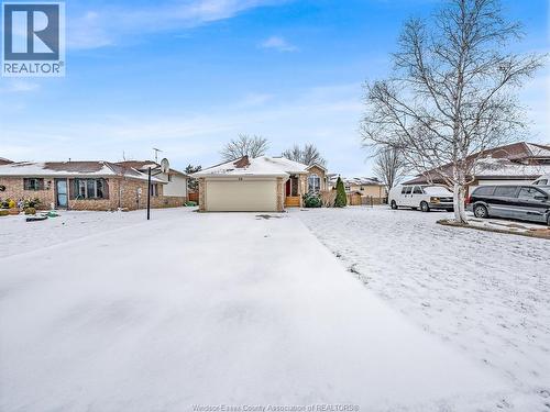 22 Golfway Drive, Essex, ON - Outdoor