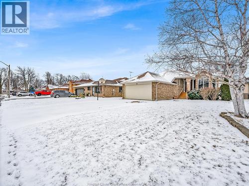 22 Golfway Drive, Essex, ON - Outdoor