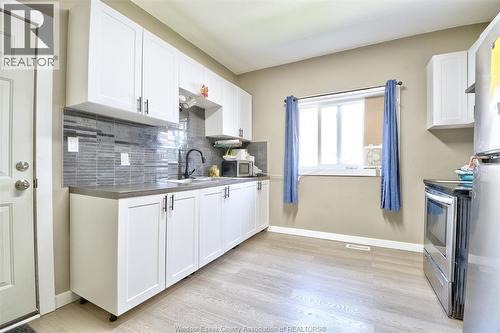 3264 Baby Street, Windsor, ON - Indoor Photo Showing Kitchen