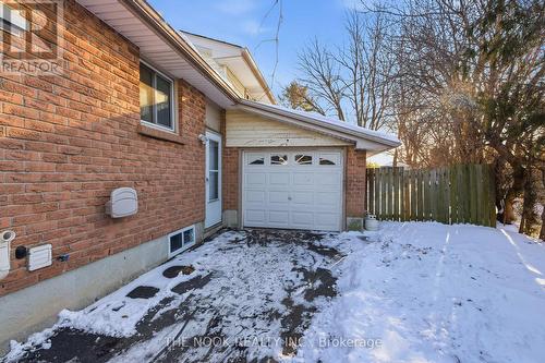629 Capilano Crescent, Oshawa (Donevan), ON - Outdoor With Exterior