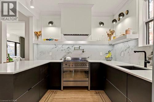 104 Garfield Avenue S, Hamilton, ON - Indoor Photo Showing Kitchen With Upgraded Kitchen