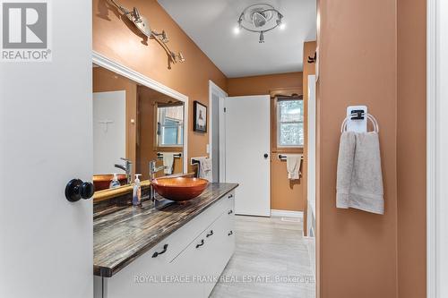 959 Bathurst 6 Concession, Tay Valley, ON - Indoor Photo Showing Bathroom