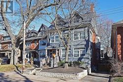 BSMT APT - 225 INDIAN ROAD  Toronto, ON M6R 2W8