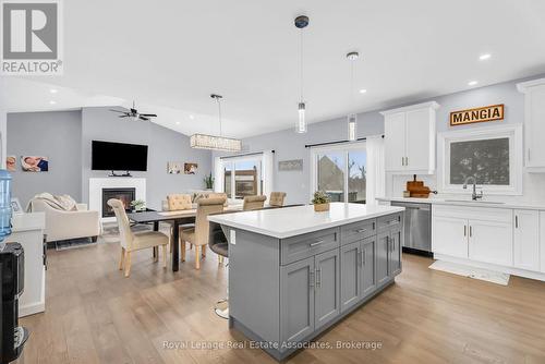 706183 County Rd 21, Mulmur, ON - Indoor Photo Showing Kitchen With Upgraded Kitchen