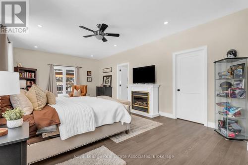706183 County Rd 21, Mulmur, ON - Indoor Photo Showing Bedroom