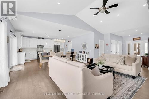 706183 County Rd 21, Mulmur, ON - Indoor Photo Showing Living Room