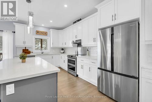 706183 County Rd 21, Mulmur, ON - Indoor Photo Showing Kitchen With Stainless Steel Kitchen With Upgraded Kitchen