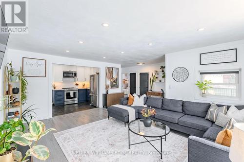 79 Wood Street, Brantford, ON - Indoor Photo Showing Living Room