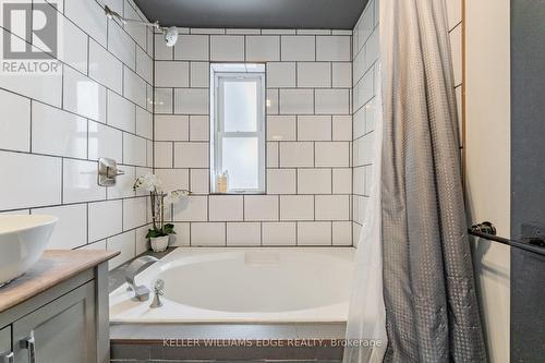 79 Wood Street, Brantford, ON - Indoor Photo Showing Bathroom