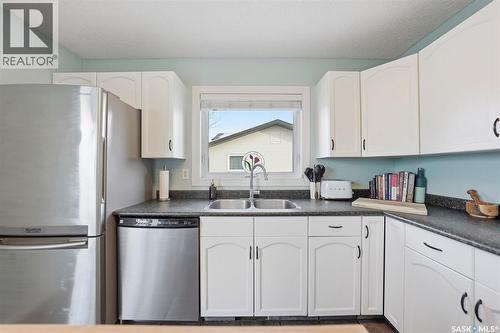 711 Kerr Road, Saskatoon, SK - Indoor Photo Showing Kitchen With Double Sink