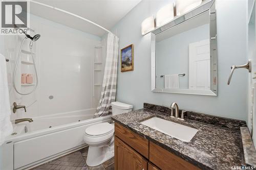 711 Kerr Road, Saskatoon, SK - Indoor Photo Showing Bathroom