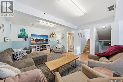711 Kerr Road, Saskatoon, SK - Indoor Photo Showing Living Room