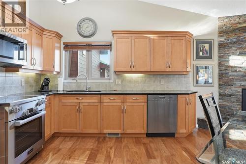 346 Sylvian Crescent, Saskatoon, SK - Indoor Photo Showing Kitchen