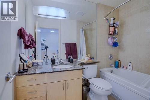 101, 8710 Horton Road Sw, Calgary, AB - Indoor Photo Showing Bathroom