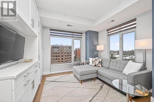 801 - 100 Champagne Avenue S, Ottawa, ON - Indoor Photo Showing Living Room