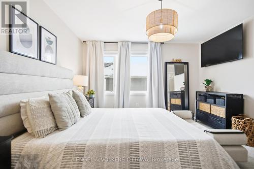 207 Argonaut Circle, Ottawa, ON - Indoor Photo Showing Bedroom