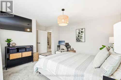 207 Argonaut Circle, Ottawa, ON - Indoor Photo Showing Bedroom