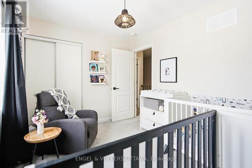 207 Argonaut Circle, Ottawa, ON - Indoor