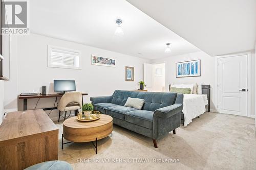 207 Argonaut Circle, Ottawa, ON - Indoor Photo Showing Living Room
