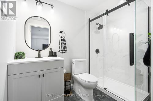 207 Argonaut Circle, Ottawa, ON - Indoor Photo Showing Bathroom