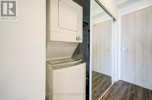 1509 - 75 Canterbury Place, Toronto, ON - Indoor Photo Showing Laundry Room