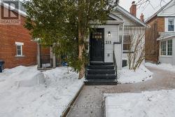 215 PICKERING STREET  Toronto, ON M4E 3J9