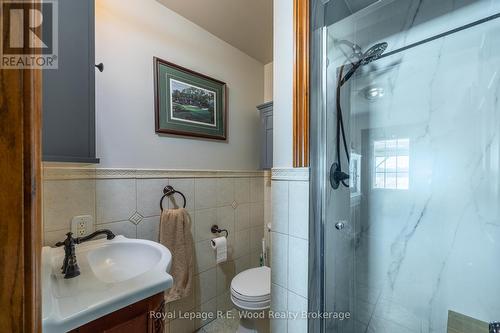 1442 Norfolk Cty Rd 28, Norfolk, ON - Indoor Photo Showing Bathroom
