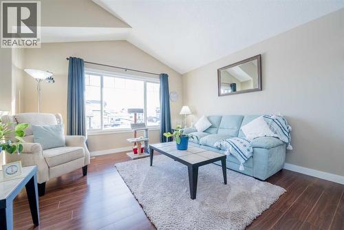 9540 93 Street, Wembley, AB - Indoor Photo Showing Living Room