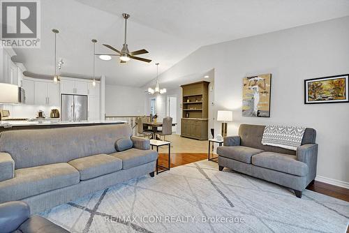 35 - 1241 Beaverbrook Avenue, London North (North A), ON - Indoor Photo Showing Living Room