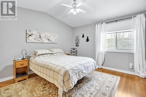 35 - 1241 Beaverbrook Avenue, London North (North A), ON - Indoor Photo Showing Bedroom
