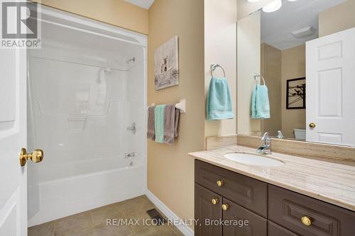 35 - 1241 Beaverbrook Avenue, London North (North A), ON - Indoor Photo Showing Bathroom