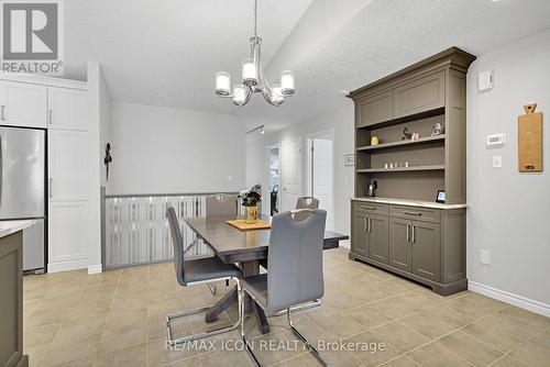 35 - 1241 Beaverbrook Avenue, London North (North A), ON - Indoor Photo Showing Dining Room