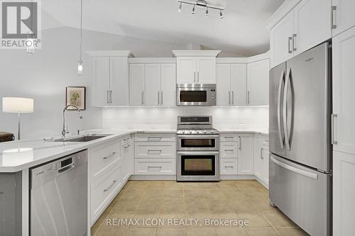 35 - 1241 Beaverbrook Avenue, London North (North A), ON - Indoor Photo Showing Kitchen With Upgraded Kitchen