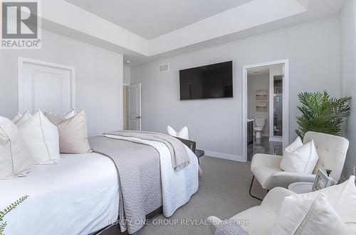 1044 Suddard Avenue, Oshawa, ON - Indoor Photo Showing Bedroom
