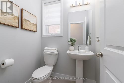 1044 Suddard Avenue, Oshawa, ON - Indoor Photo Showing Bathroom