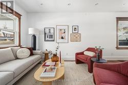 193 GAINSBOROUGH ROAD  Toronto, ON M4L 3C5