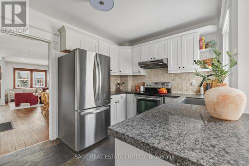 193 Gainsborough Road, Toronto, ON - Indoor Photo Showing Kitchen