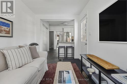 193 Gainsborough Road, Toronto, ON - Indoor