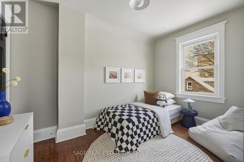 193 Gainsborough Road, Toronto, ON - Indoor Photo Showing Bedroom