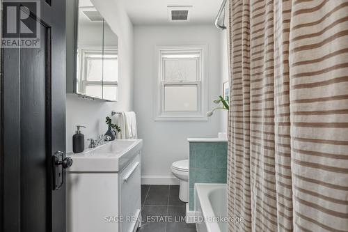 193 Gainsborough Road, Toronto, ON - Indoor Photo Showing Bathroom