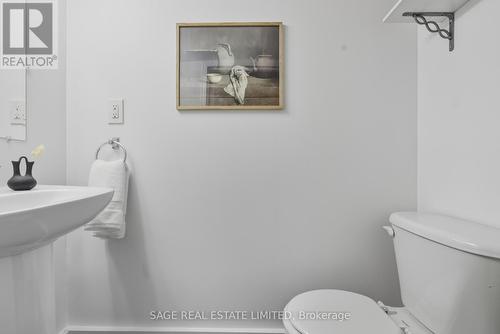 193 Gainsborough Road, Toronto, ON - Indoor Photo Showing Bathroom