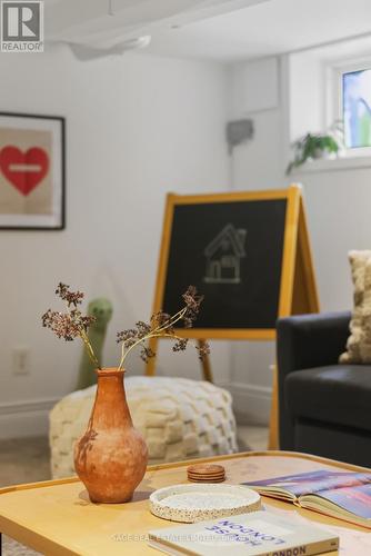 193 Gainsborough Road, Toronto, ON - Indoor