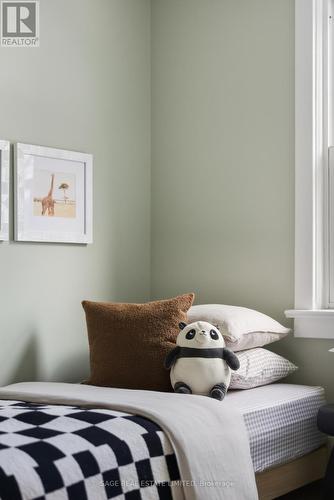 193 Gainsborough Road, Toronto, ON - Indoor Photo Showing Bedroom